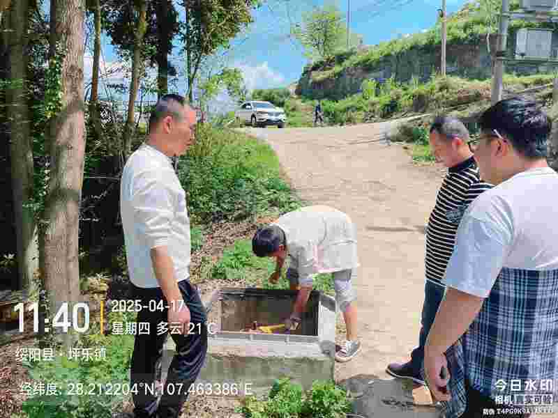 到坪乐镇对新管网进行通水检测.jpg